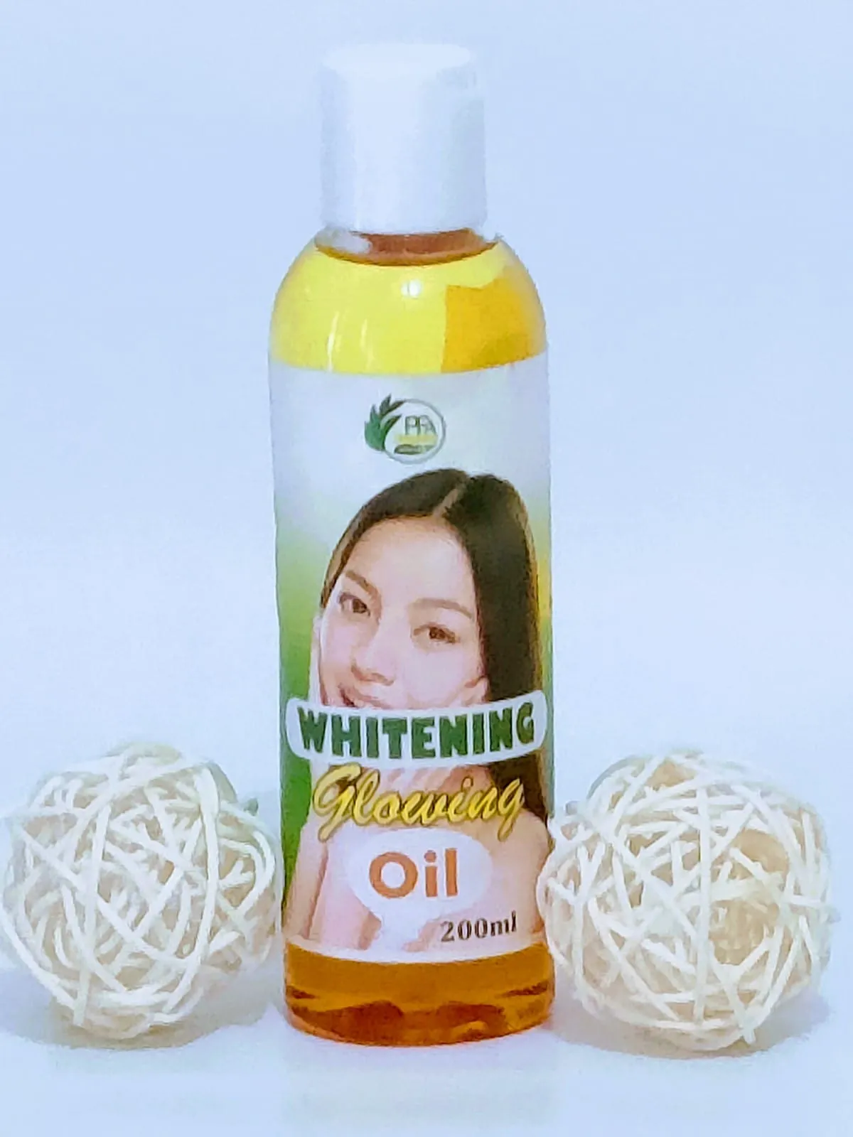 /img/32856-herbal-whitening-oil-glowing-skin.webp