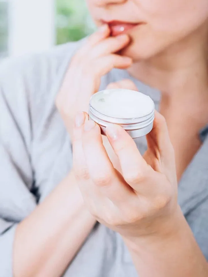 32893 lip discoloration